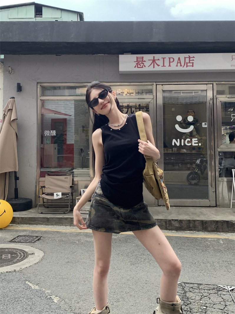 American Star Studded Tank Top and Camo Cargo Mini Skirt Two-Piece Set for Women – Style 76c43c