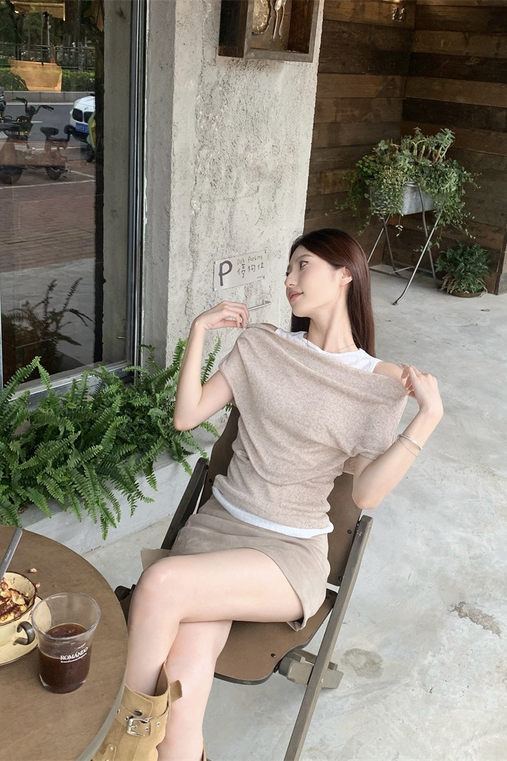 Women's Off-Shoulder Two-Piece Set Slimming Knit Top and Skirt Summer Outfit - Image 5