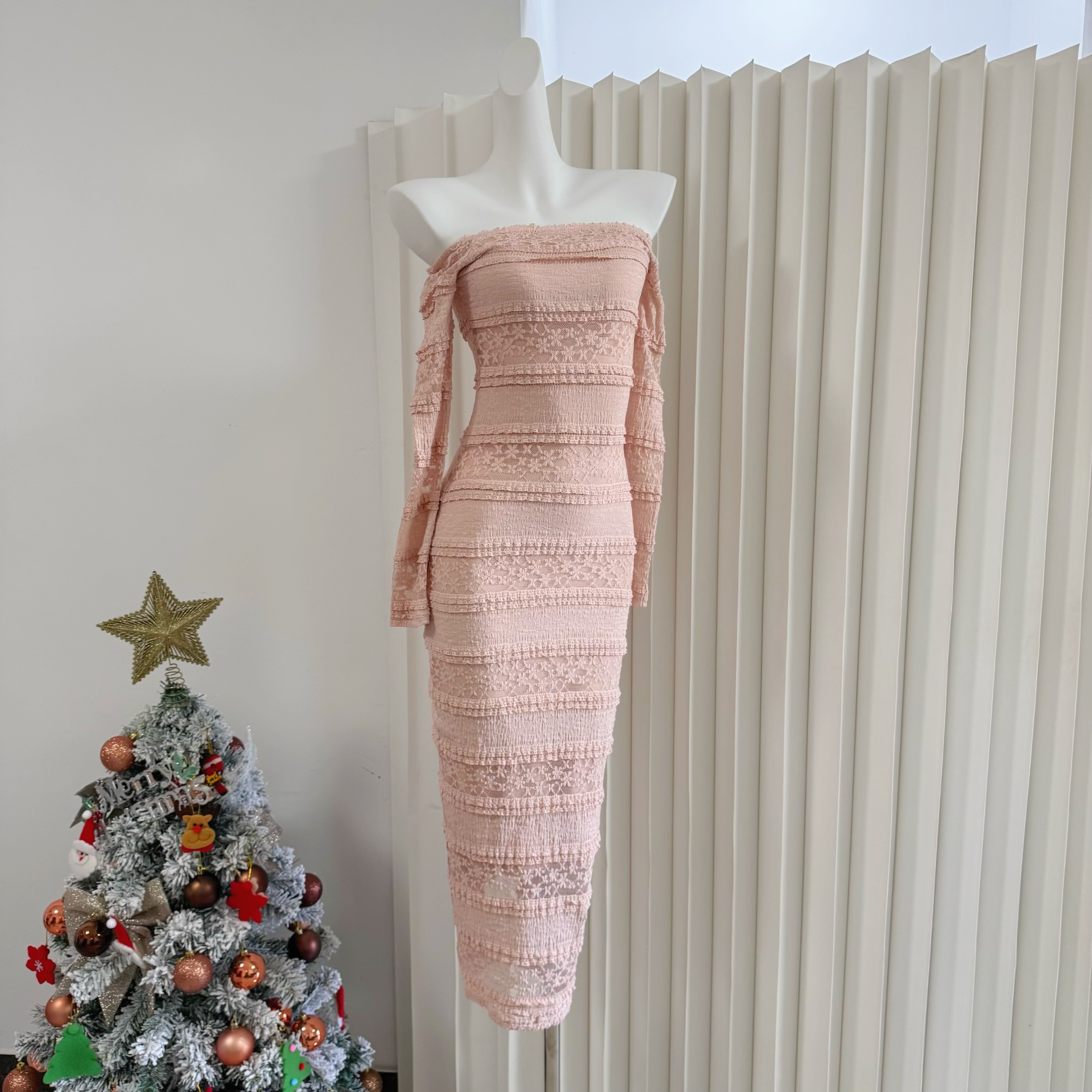 Muse Goddess French Style Lace Off-Shoulder Bodycon Long Dress - Image 3