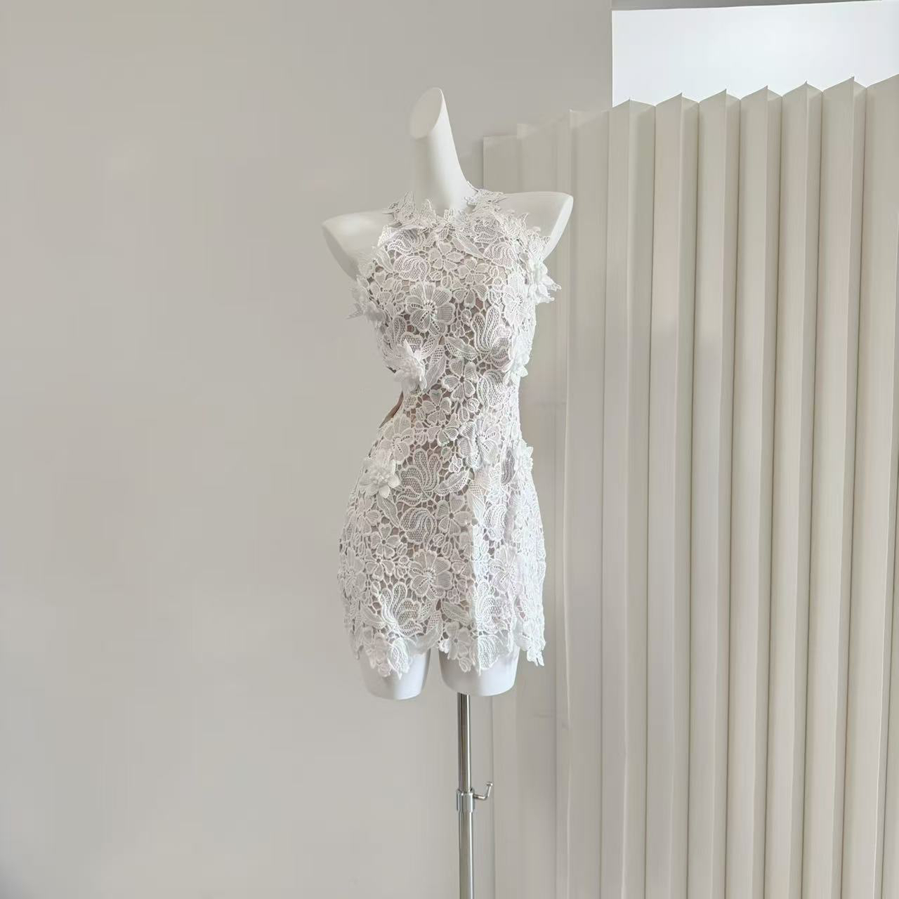 Qiauuu 3D Floral Water-Soluble Lace Embroidered Halter Short Dress for Women