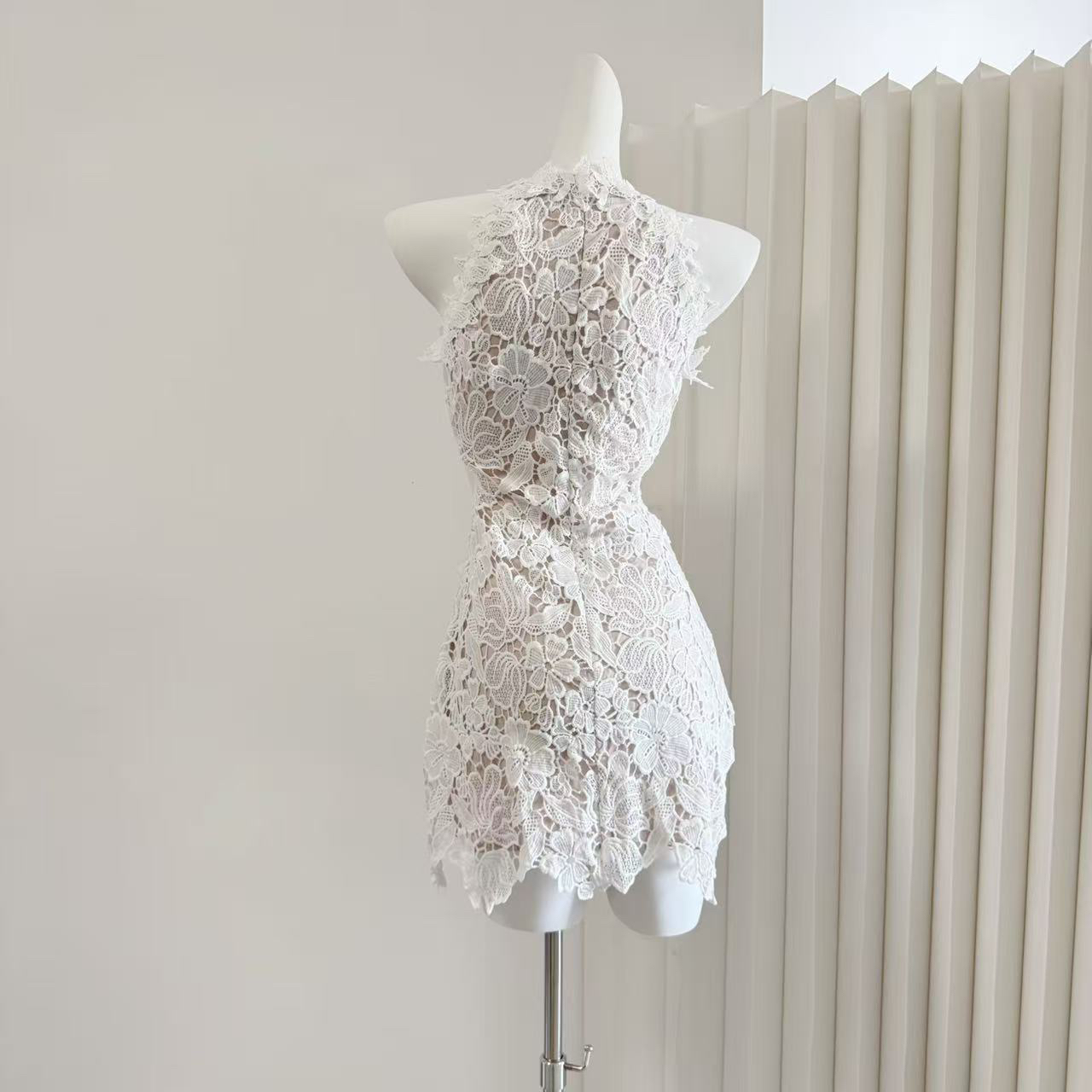 Qiauuu 3D Floral Water-Soluble Lace Embroidered Halter Short Dress for Women - Image 5