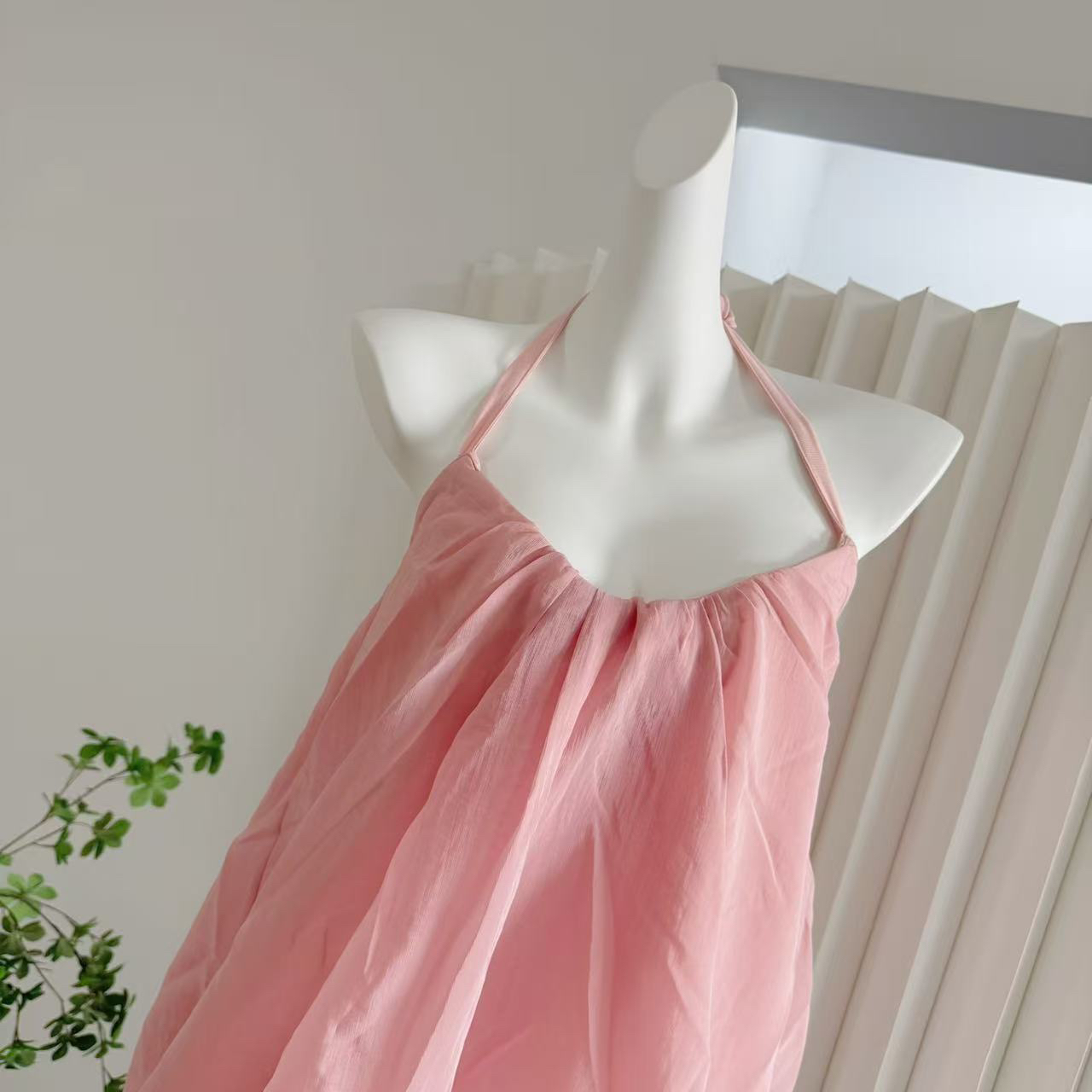 LilyQin Peach Pink Halter Tie Dress with 62 Percent Acetate Bud Design Short Dress - Image 4