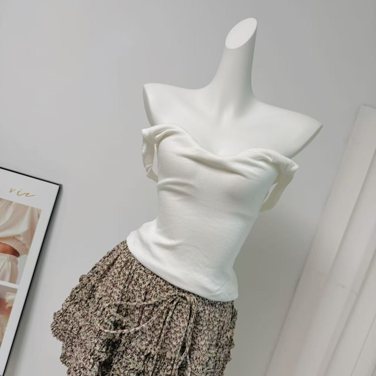 UDressy Self-Made Swan Neck Knot Micro Off-Shoulder Camisole Top - Image 4